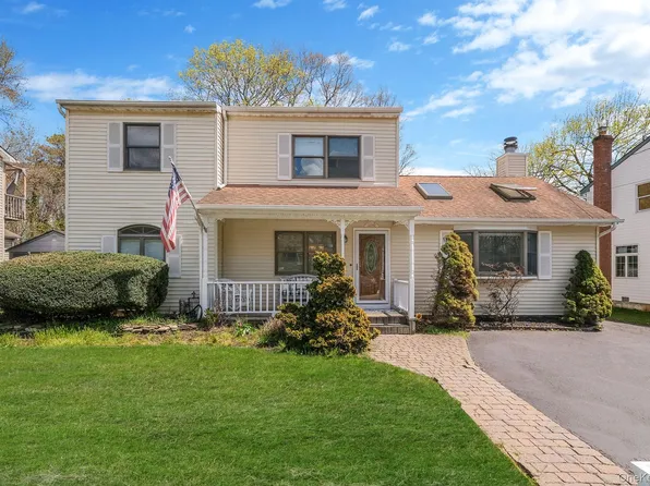 97 N Clinton Avenue, Patchogue, NY 11772