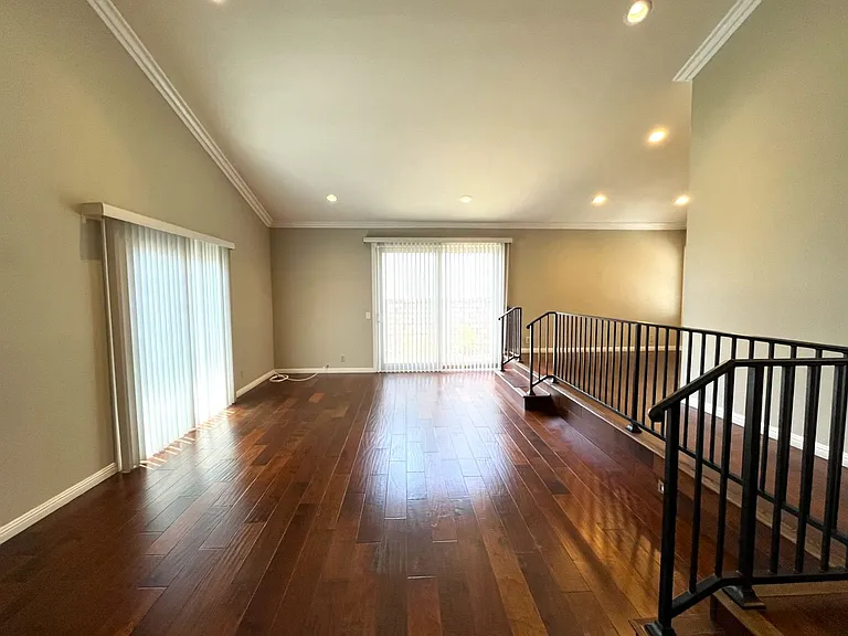 581 S Greenwich St — Photo 15