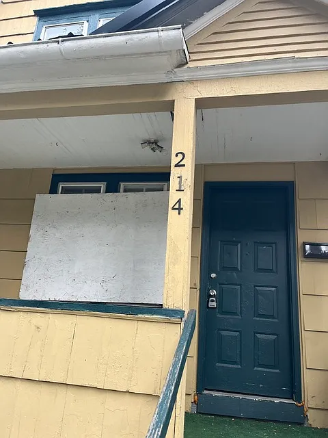 2 bed, 760 sqft, $1,100 — Photo 1
