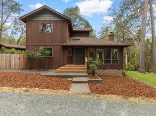 1444 Summit Loop, Grants Pass, OR 97527