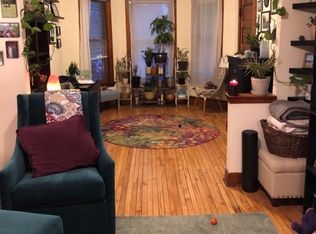 2550 W Carmen Ave, Chicago, IL 60625