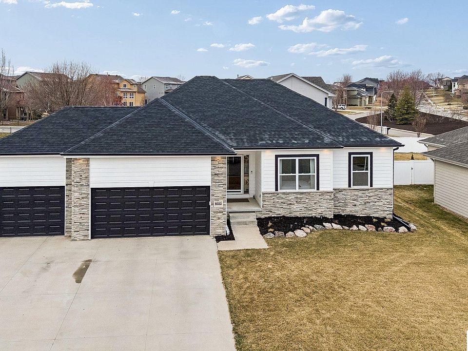 1st image of 8022 N 159th Ave