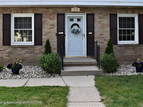 2nd image of 715 N Foster Ave