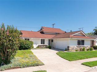 9980 Barcelona Ln, Cypress, CA 90630