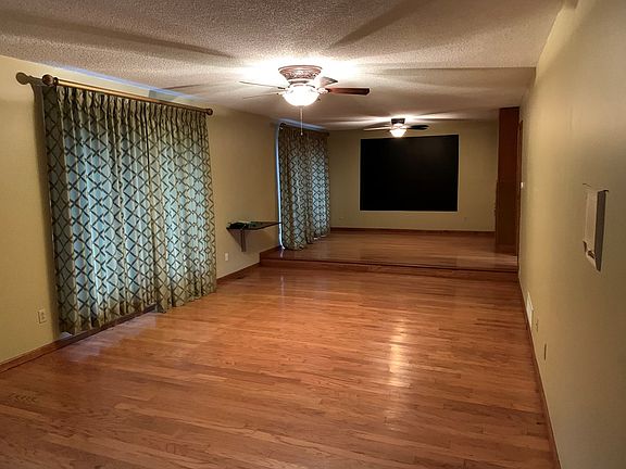 5th image of 8939 Green St