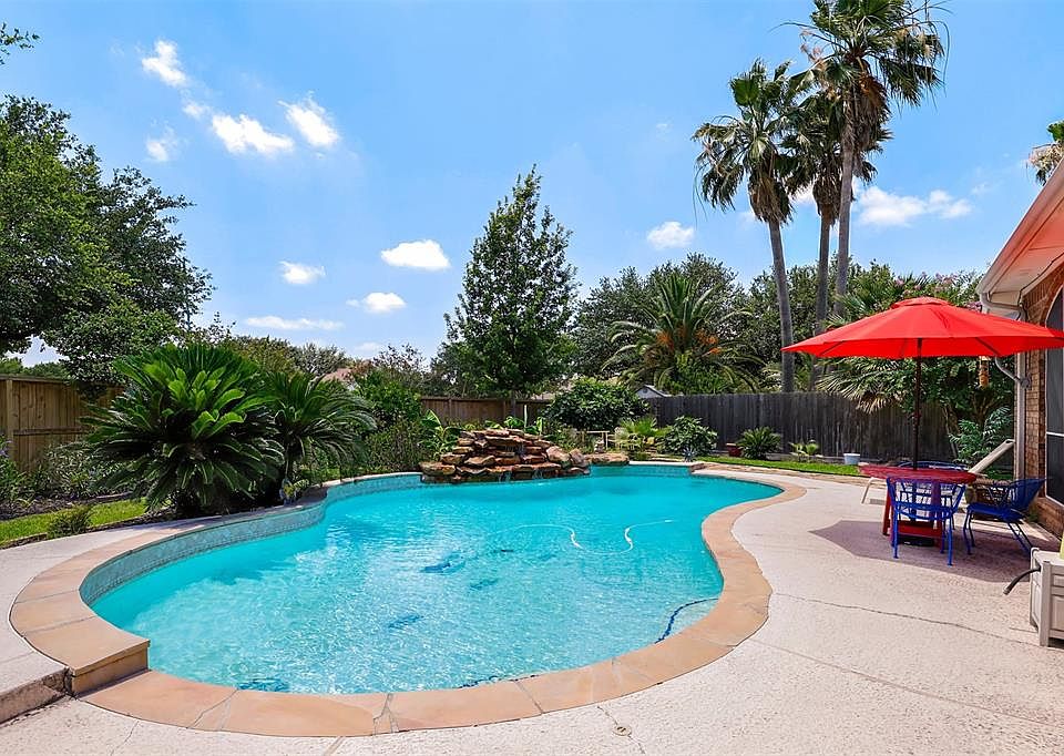 1st image of 18007 Oakwind Ct