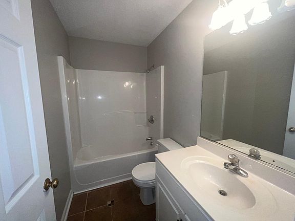 5th image of 4218 Birchgarden Dr