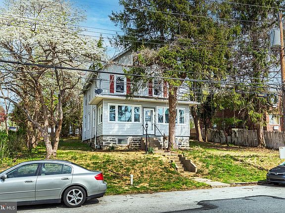 2nd image of 3227 Berkley Ave