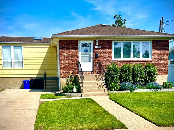 3297 Elliott Boulevard, Oceanside, NY 11572