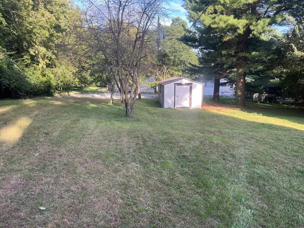 215 N Shaft St, Eureka, IL 61530