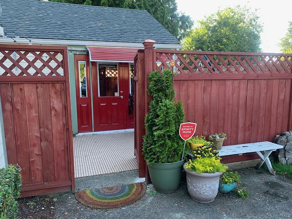 1st image of 11237 Woodley Ave S #2