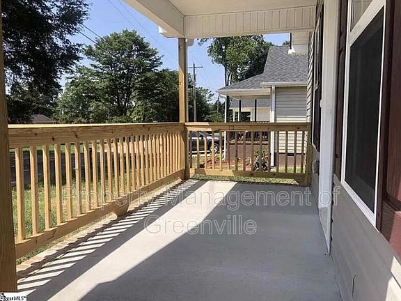 2nd image of 98 Linwood St