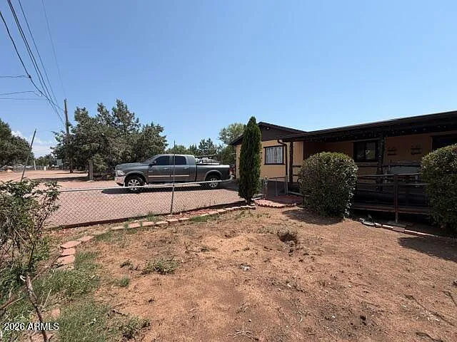 3 bed, 2.0 bath, 1788 sqft, $2,000 — Photo 2