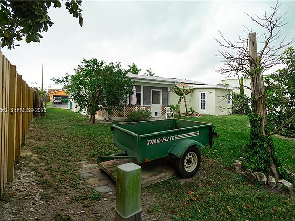 5th image of 26581 SW 122nd Ct