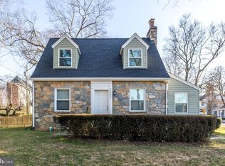 6805 Cavalier Trl, Falls Church, VA 22042