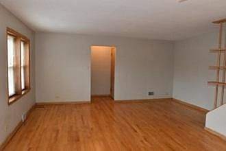 4th image of 24 S Stone Ave