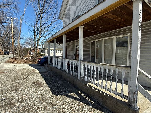 4th image of 328 Brooks St