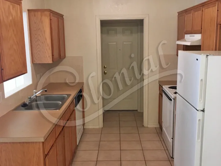 4604 Bowles Dr — Photo 2