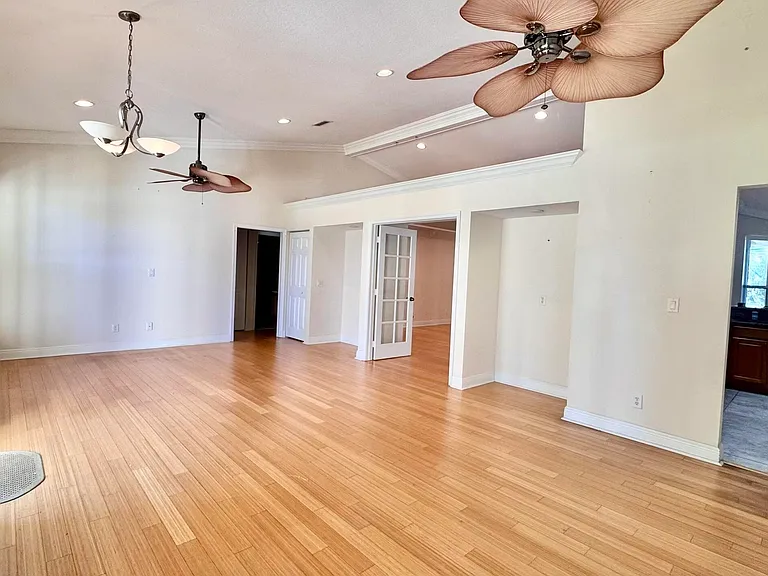 510 SW South Carolina Dr — Photo 17