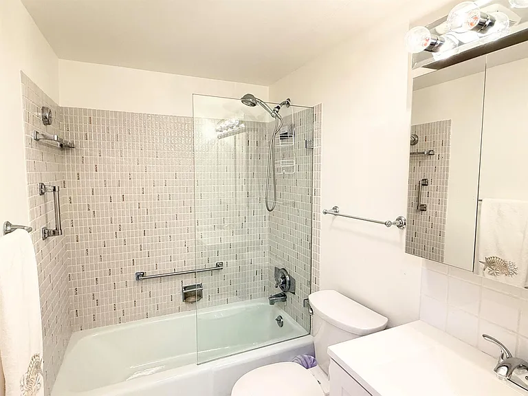2880 Lake Osborne Dr #205 — Photo 9