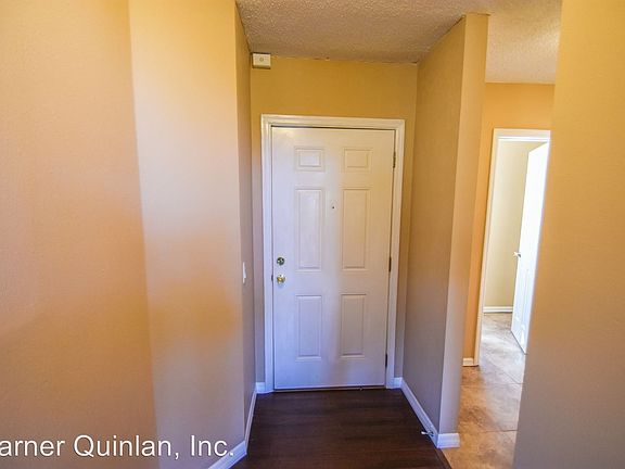 4th image of 2246 Stonington Ave #2246