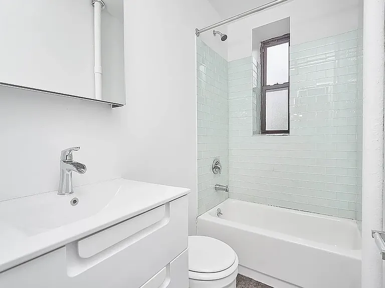 219 13th St #14 — Photo 9