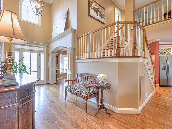2nd image of 401 Glen Lakes Ct