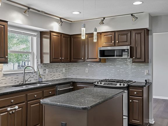 2nd image of 5532 Nash Pl