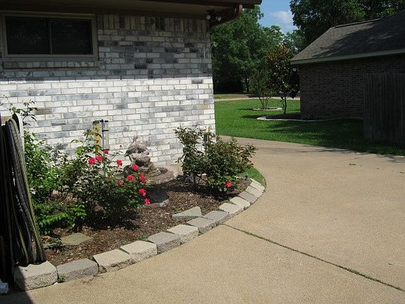 3rd image of 107 Pecan Creek St