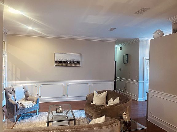 3rd image of 13099 Branch Vine Dr N