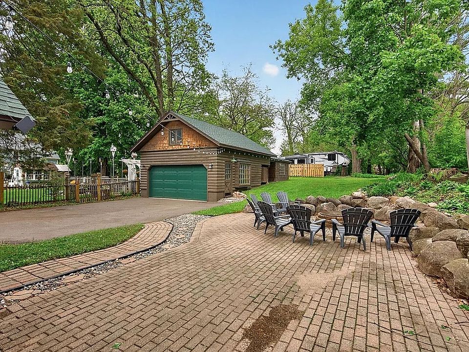 1st image of 944 Mahtomedi Ave