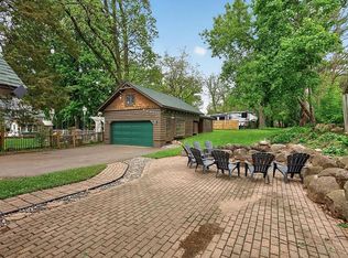 944 Mahtomedi Ave, Saint Paul, MN 55115