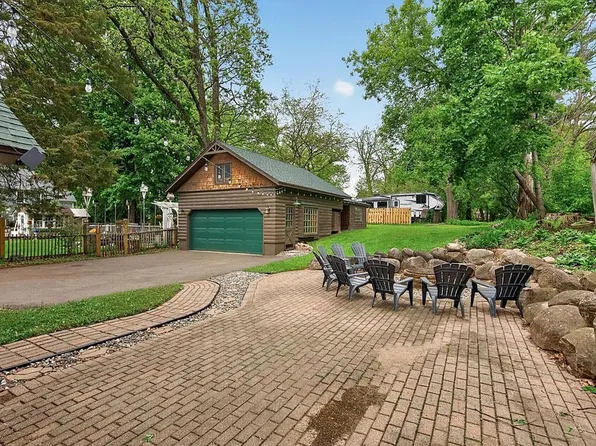 944 Mahtomedi Ave, Saint Paul, MN 55115