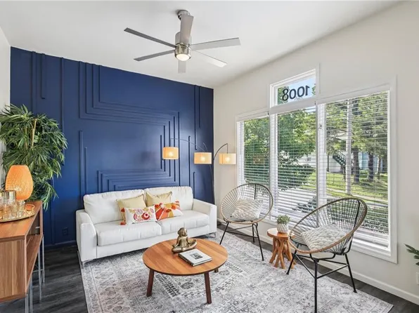 1008 W 29th St, Kansas City, MO 64108