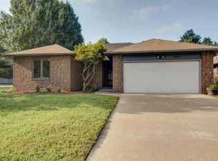 1354 E Broadmoor St, Springfield, MO 65804