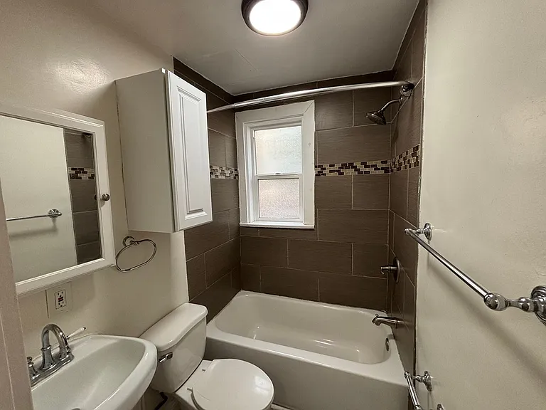 301 S. Kenmore — Photo 10