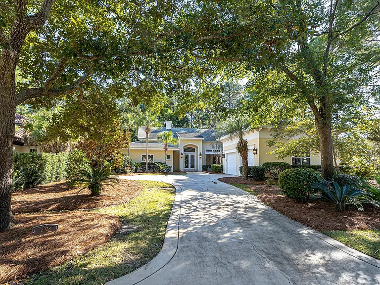2928 Pine Valley Dr — Photo 2