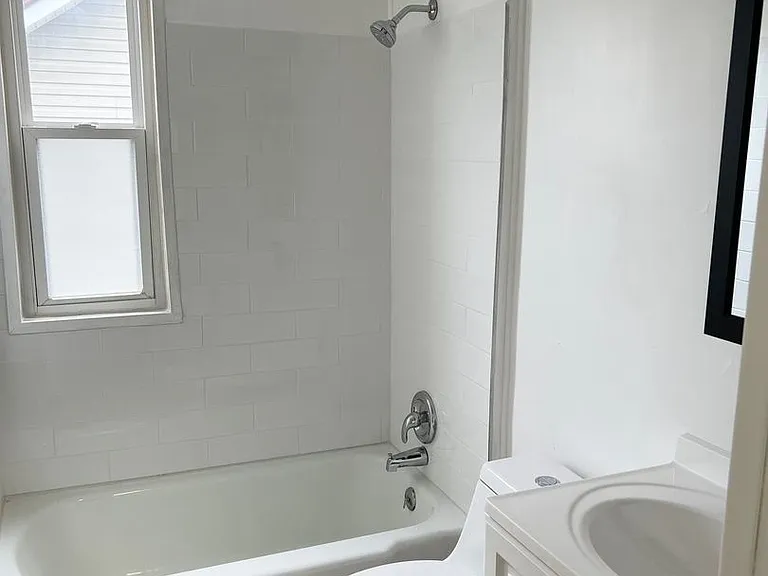 207 Wilbur St — Photo 15