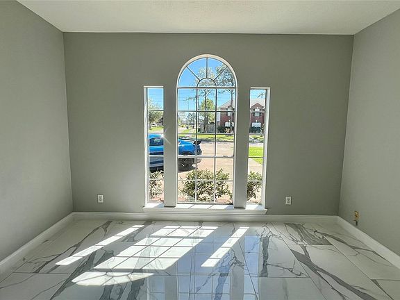 5th image of 14802 Belterraza Dr
