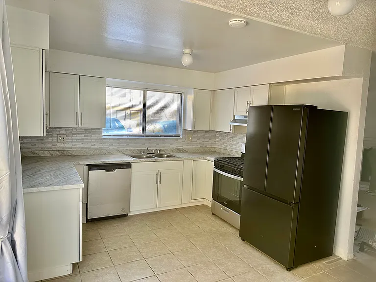 6009 Hill Dale Ct #E — Photo 56