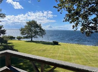 5 Shore Rd, Bristol, RI 02809