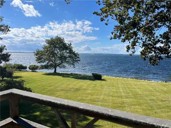 5 Shore Rd, Bristol, RI 02809