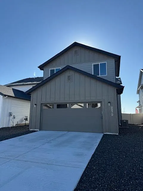 3 bed, 2.5 bath, 2093 sqft, $2,475 — Photo 2