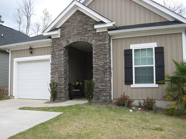 1st image of 715 Kensey Park Ln