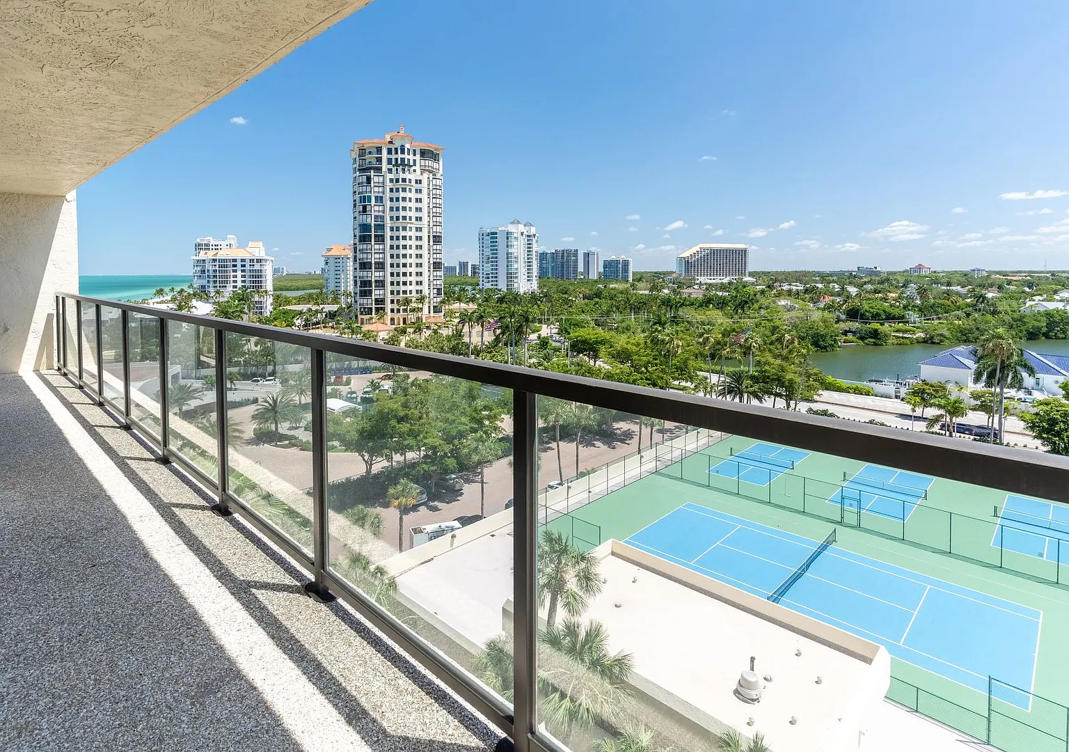 Annual Rental Available Now Stunning 2BR/3BA 9th Floor Condo, Turnkey, Furnished — Photo 3