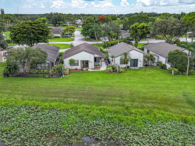 2514 Bedford Mews Dr — Photo 26