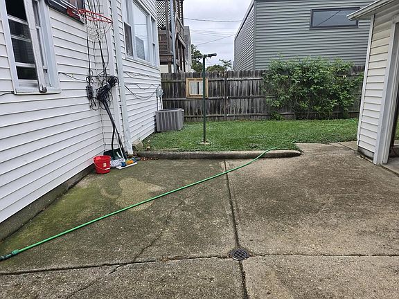 4th image of 5738 W Windsor Ave