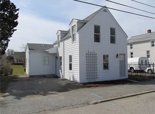 7 School Ct, Bristol, RI 02809