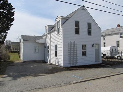 7 School Ct, Bristol, RI, 02809