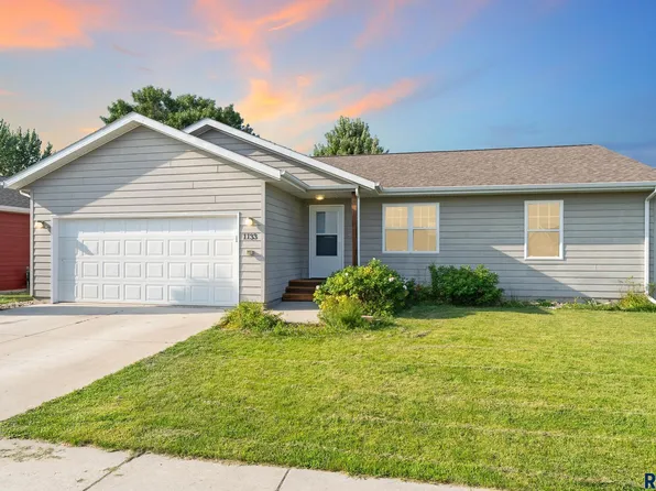 1133 Pactola Cv, Brookings, SD 57006